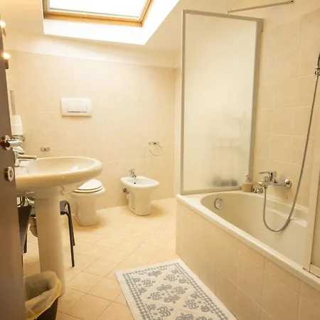 Πανσιόν Residenza Bra 2*